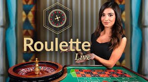 Antarmuka aplikasi svip14 menampilkan Live Game Show dengan kontrol taruhan dan streaming host